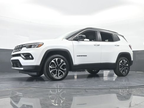 Used 2023 Jeep Compass Limited image 54