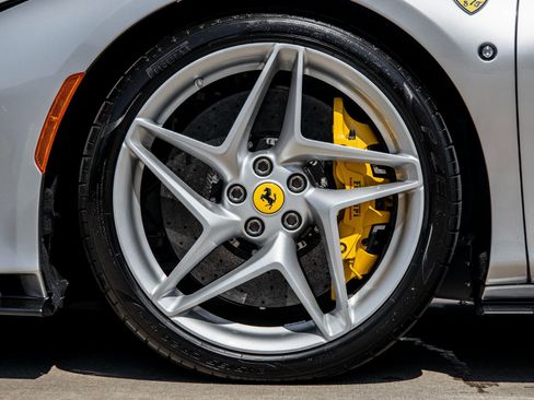 Used 2022 Ferrari F8 Tributo image 22