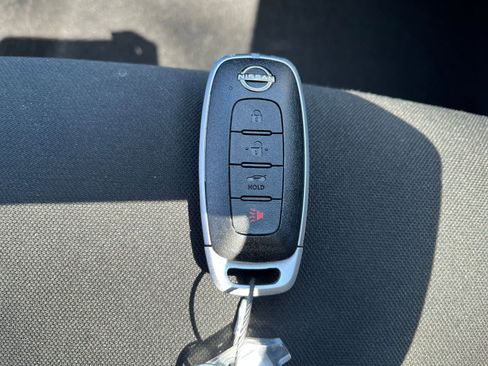 Used 2025 Nissan Versa SV FWD image 21