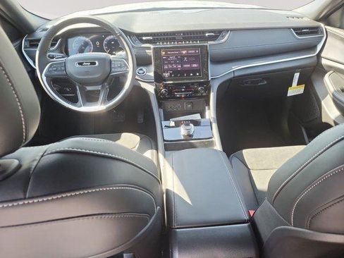 New 2025 Jeep Grand Cherokee L Altitude AWD/4WD image 10