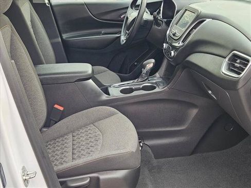Used 2024 Chevrolet Equinox LT FWD image 20