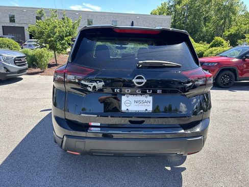 New 2026 Nissan Rogue SV FWD image 6