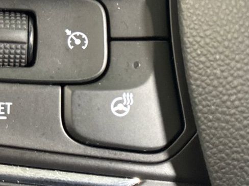 Used 2020 Buick Encore GX Essence w/ Experience Buick Package image 38