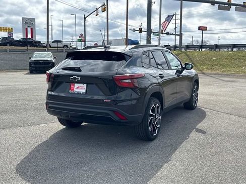 New 2026 Chevrolet Trax RS w/ Sunroof Package FWD image 4