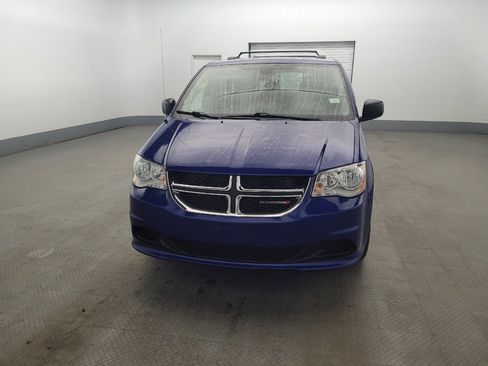 Used 2018 Dodge Grand Caravan SE w/ UConnect Hands-Free Group FWD image 15