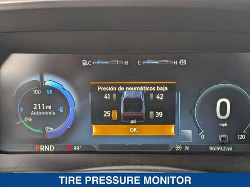 Used 2022 Ford F150 Lightning Lariat image 16