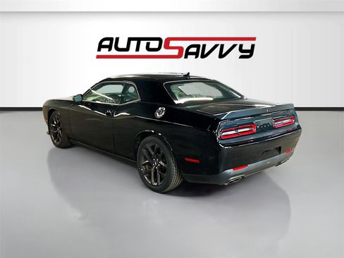 Used 2022 Dodge Challenger R/T w/ Plus Package image 5