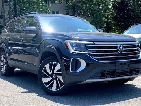 Used 2024 Volkswagen Atlas SE AWD/4WD image 1