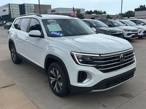 Used 2024 Volkswagen Atlas SE FWD image 1