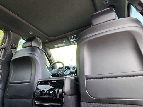 New 2026 Jeep Grand Wagoneer L 4WD w/ Premium Group I image 34