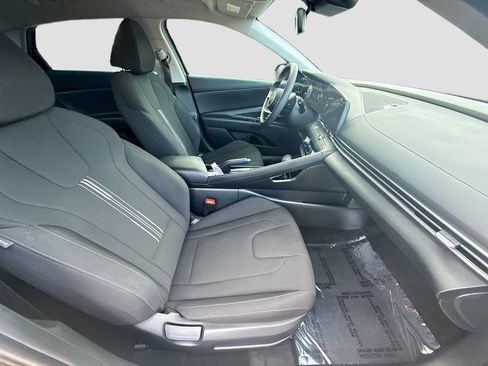 Used 2024 Hyundai Elantra SEL image 28