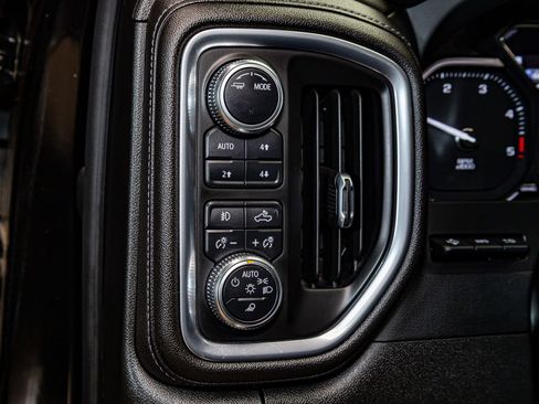 Used 2022 GMC Sierra 2500 Denali w/ Denali Black Diamond Edition image 16