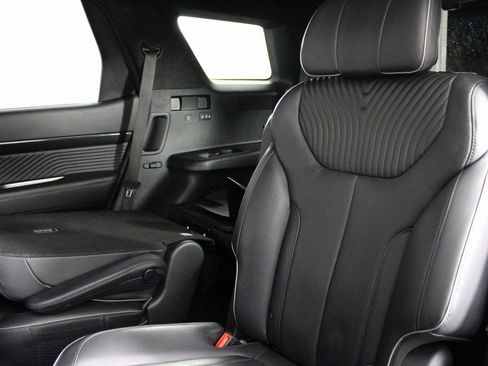 Used 2023 Hyundai Palisade Calligraphy image 17