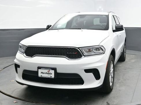 Used 2024 Dodge Durango SXT image 2