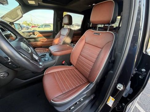 Used 2025 GMC Sierra 1500 Denali Ultimate AWD/4WD image 32
