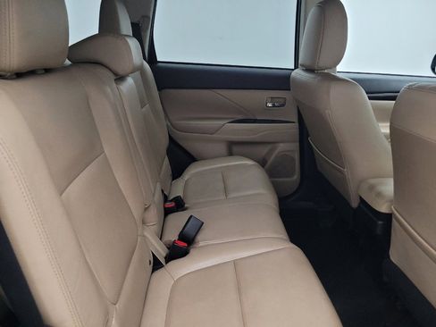 Used 2017 Mitsubishi Outlander GT AWD/4WD image 19