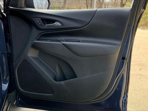 Used 2019 Chevrolet Equinox LT FWD image 24