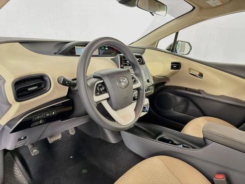 Used 2017 Toyota Prius Two w/ Prius Two Safety Plus Package FWD image 14