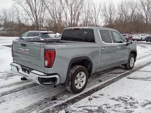 Used 2023 GMC Sierra 1500 SLE image 3