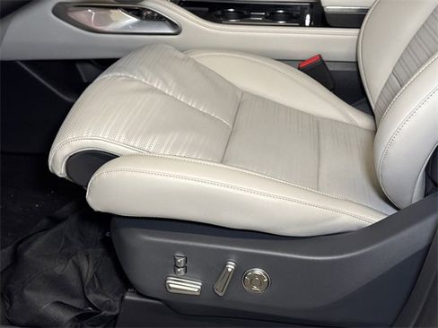 New 2026 Lincoln Nautilus Reserve image 18