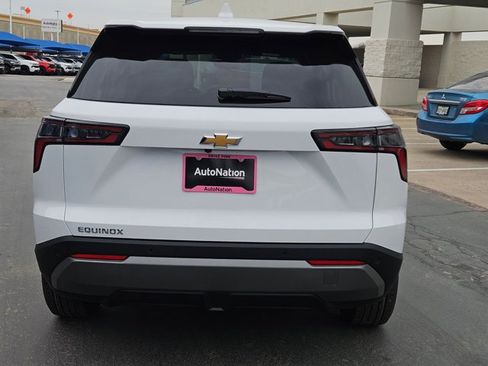 New 2026 Chevrolet Equinox LT image 8