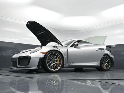 Certified 2018 Porsche 911 GT2 RS RWD image 34