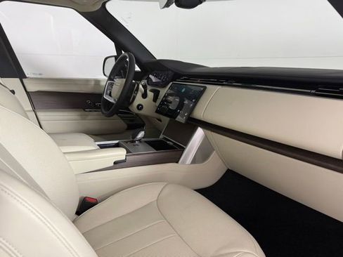 Used 2025 Land Rover Range Rover SE AWD/4WD image 33