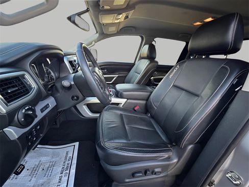 Used 2016 Nissan Titan PRO-4X w/ Pro-4x Convenience Package image 21