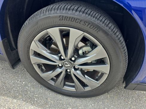 Used 2025 Lexus UX 300h FWD w/ Accessory Package (Z2) image 5