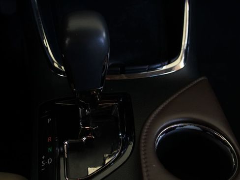 Used 2013 Toyota Avalon Limited FWD image 23