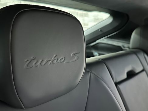 Used 2021 Porsche Cayenne Turbo S image 31