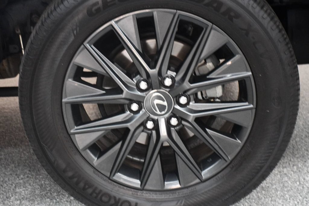 Used 2024 Lexus GX 550 w/ Cold Area Package AWD/4WD image 20