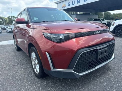 Used 2024 Kia Soul LX w/ Option Group 015 FWD image 4
