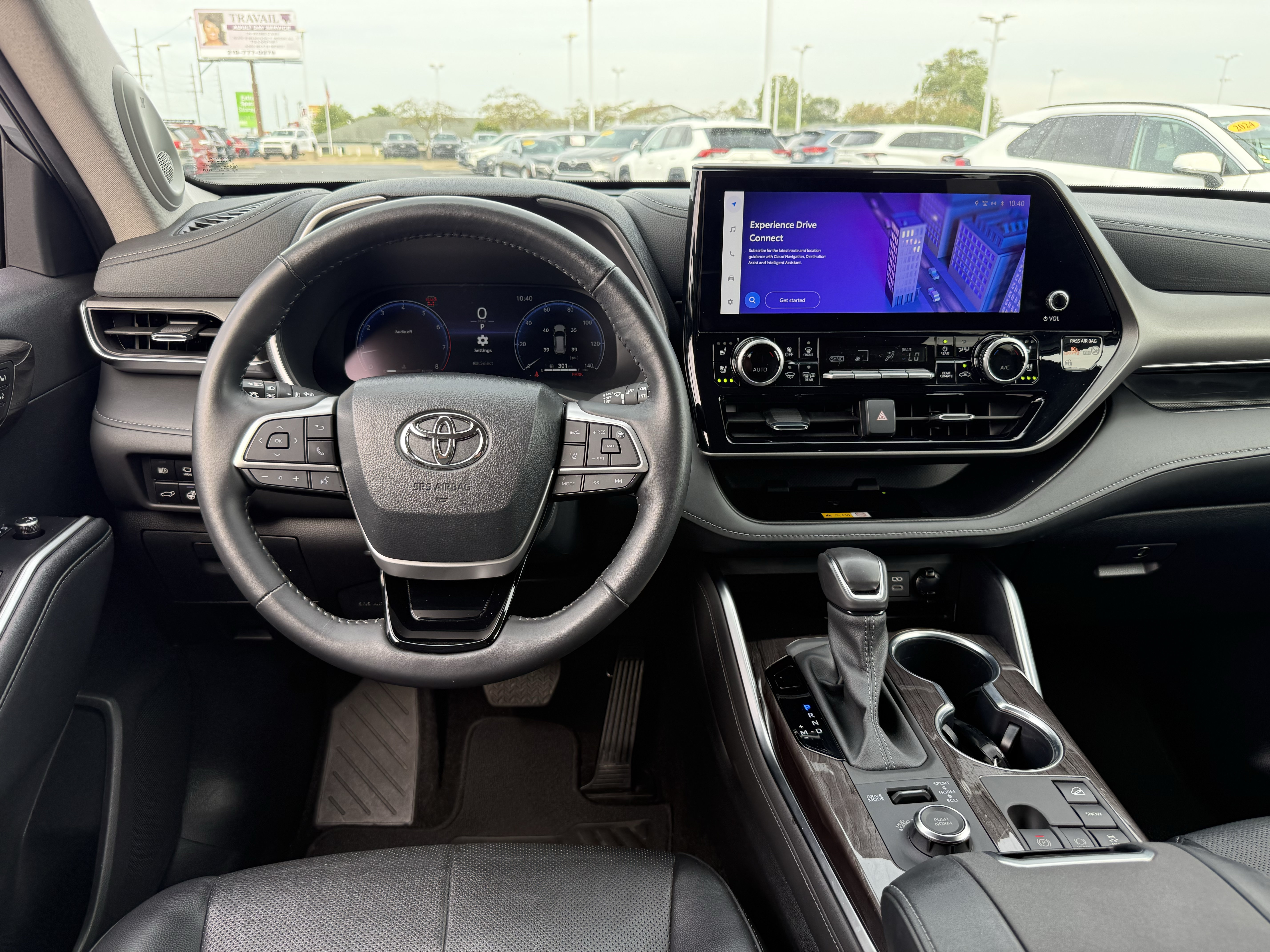 Used 2024 Toyota Highlander Limited AWD/4WD image 32