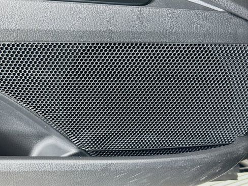 Used 2025 Toyota Camry SE image 19