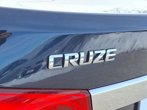 Used 2015 Chevrolet Cruze LT image 28