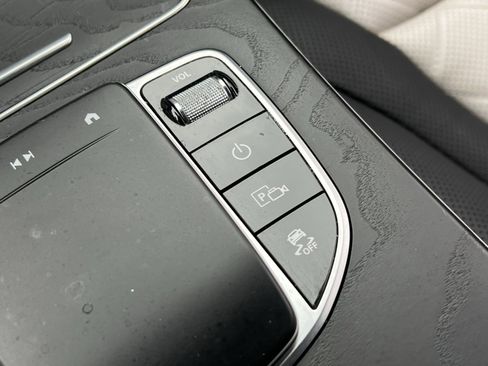 Used 2021 Mercedes-Benz GLC 300 4MATIC Coupe image 33