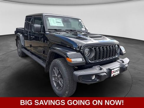 New 2026 Jeep Gladiator Sport AWD/4WD image 2