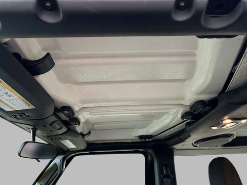 Certified 2023 Jeep Wrangler Sport AWD/4WD image 20