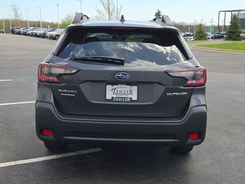 Used 2023 Subaru Outback Premium AWD/4WD image 12