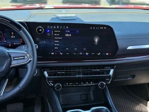 Used 2025 Chevrolet Traverse Z71 w/ Enhanced Driving Package AWD/4WD image 22