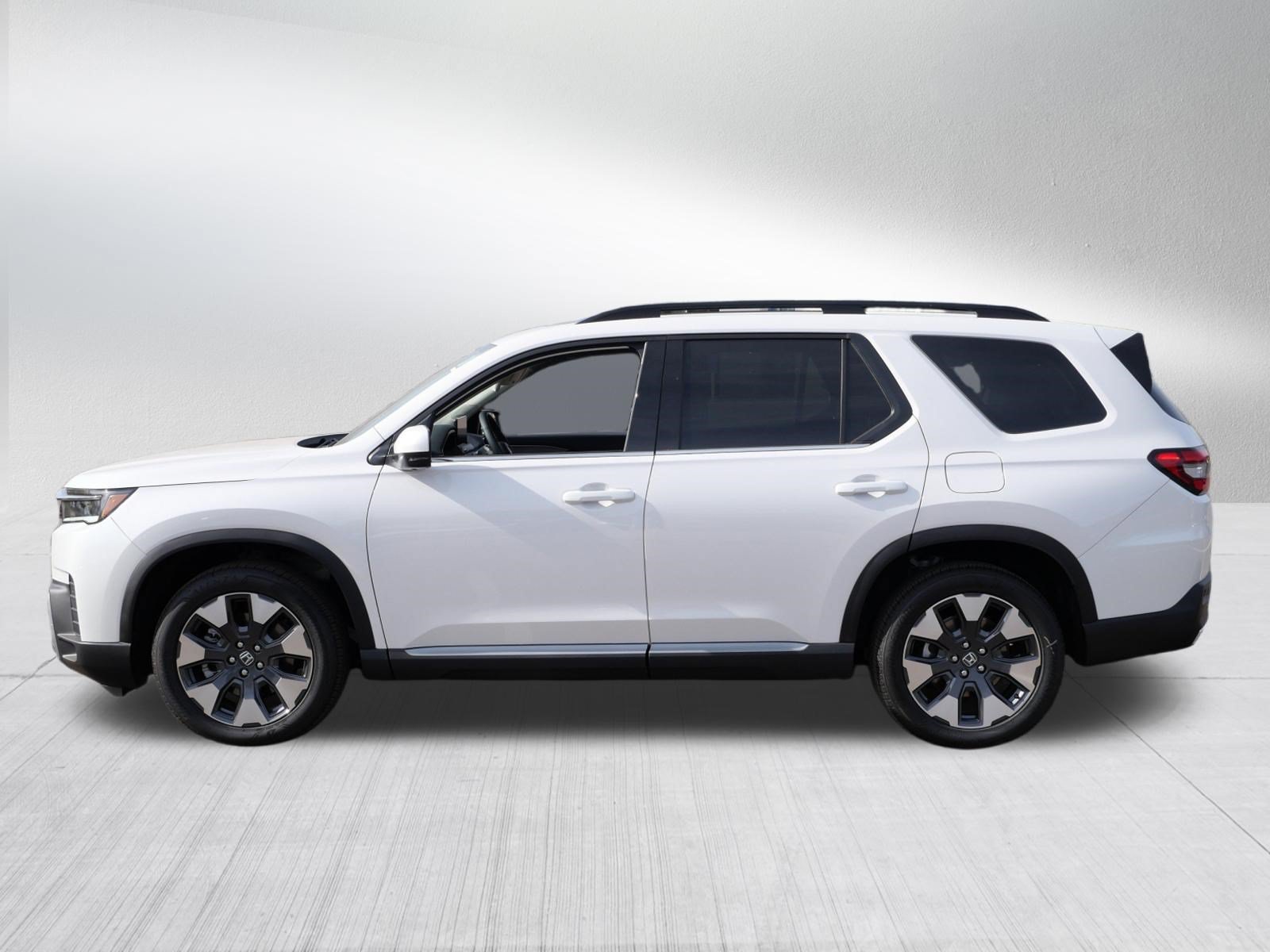 Used 2026 Honda Pilot Elite image 4