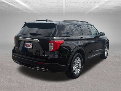 Certified 2022 Ford Explorer XLT w/ Equipment Group 202A AWD/4WD image 10