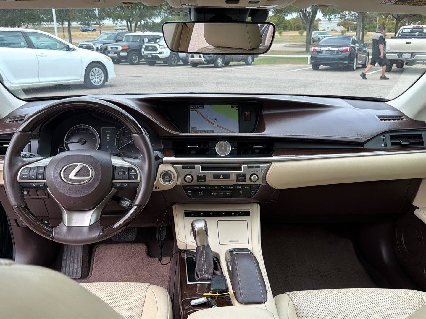 Used 2016 Lexus ES 350 w/ Luxury Package w/Wood Trim FWD image 15