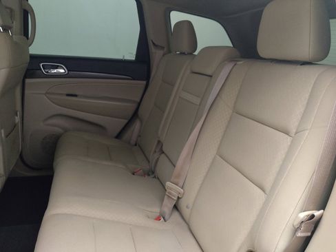 Used 2018 Jeep Grand Cherokee Laredo RWD image 18