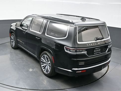 Used 2023 Jeep Grand Wagoneer Series III image 39