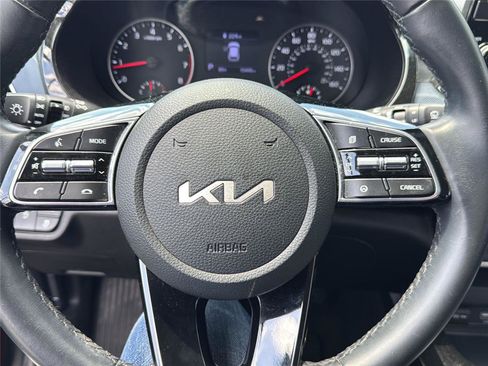 Used 2023 Kia Seltos S AWD/4WD image 16