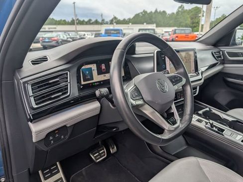 Used 2024 Volkswagen Atlas Cross Sport SEL R-Line AWD/4WD image 30