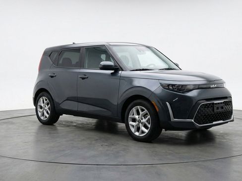 Used 2025 Kia Soul LX w/ LX Technology Package image 1