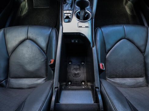 Used 2022 Toyota Camry XSE w/ Cold Weather Package image 32